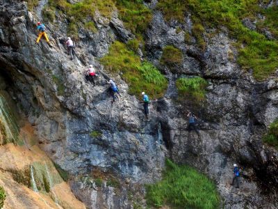 011-Gestufte Querung im Hausbachfall-Klettersteig